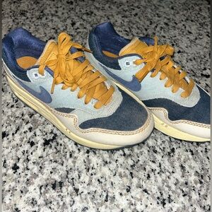 Woman’s Nike Air Max 1 ‘87